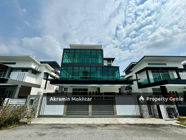 Freehold & Fully Renovated | 3 Storey Bungalow Ivory Height, Desa 8 Bandar Country Homes, Rawang