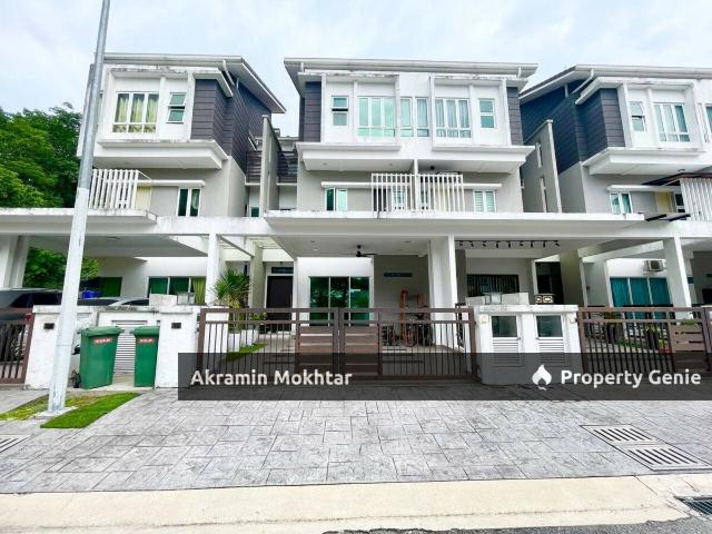 Freehold & Fully Renovated | 3 Storey Terrace House Tiara South, Semenyih