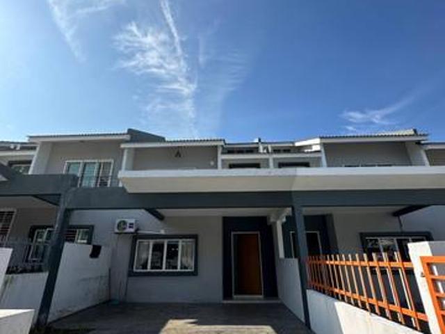 Freehold Furnished Non Bumi Lot Double Storey Laurel Laman View