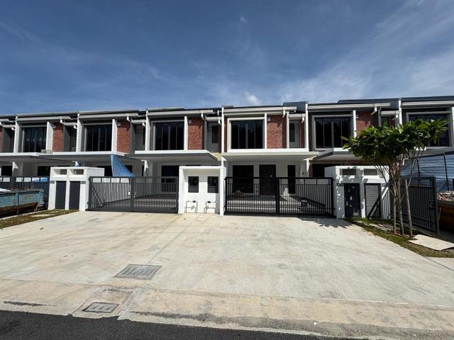 Freehold Gated Guarded Teres 2 Tingkat Alam Impian Ferrous 2 Shah Alam