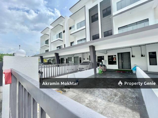 Freehold, Ground Floor, Fully Furnished & Renovated | Townhouse 28 Residence Jalan Orkid 2/1 Taman Orkid Sepang 43900 Selangor