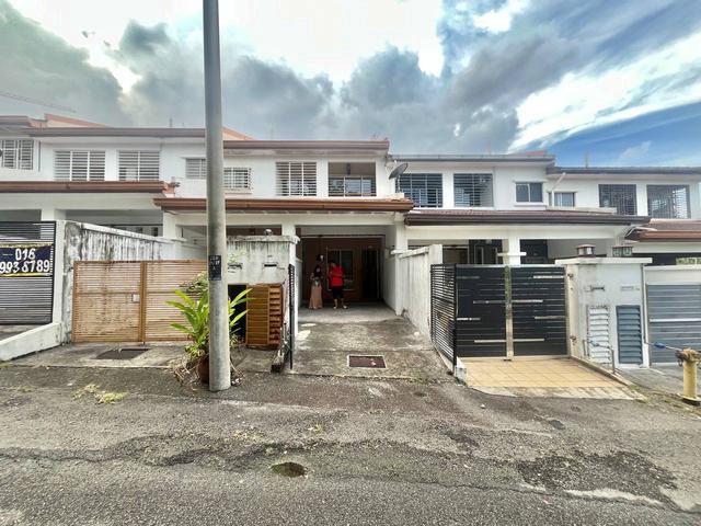 FREEHOLD GROUND FLOOR UNIT Townhouse DMajestica Damai Perdana Cheras