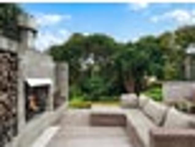 Freehold home with minor dwelling