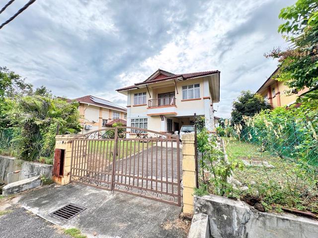 FREEHOLD HUGE LAND 5500ft 2 Storey Bungalow Laman Dahlia Nilai Impian