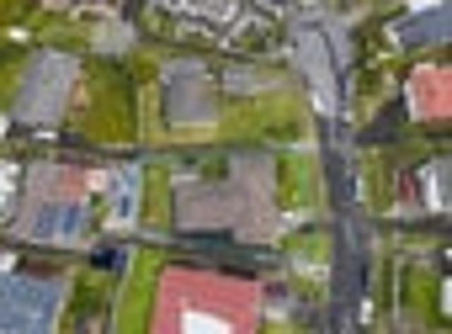 Freehold Land, Develop & Walk to Macleans!