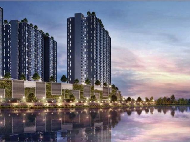 Freehold Lakefront Homes Renovated Fully Furnished With 3 Carparks