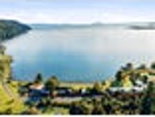 Freehold lakefront turnkey asset, sharply priced