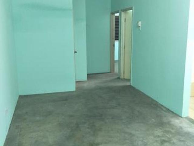 Freehold Low Floor Pangsapuri Enggang Flat Bandar Kinrara Puchong