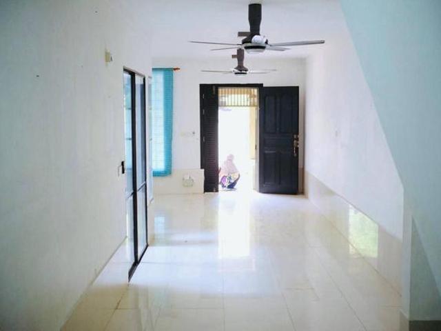 FREEHOLD MURAH Double Storey unit di Jalan Tiang Seri Tropika 2