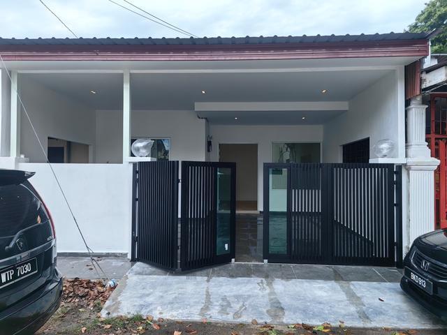 Freehold Newly Renovated Bukit Senjuang Single Storey near Ujong Pasir
