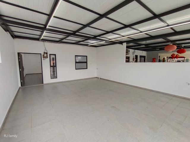 Freehold Newly Refurbished 1 Storey Terrace in Ujong Pasir