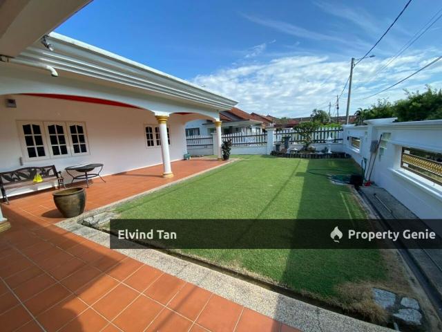 Freehold Nicely Renovated Single Bungalow at Klebang Besar For Sales