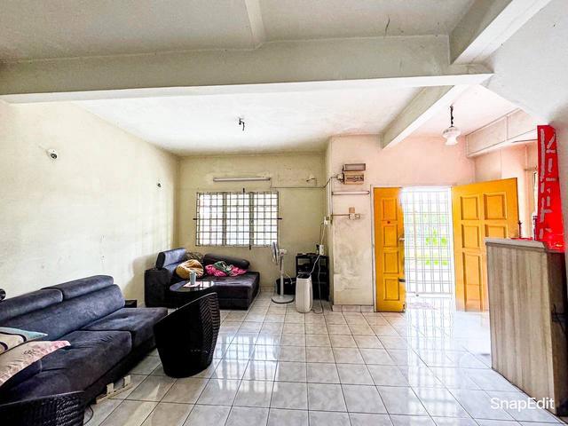 FREEHOLD NON BUMI End Lot Double Storey Sri Putra Sungai Buloh