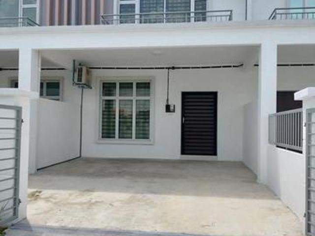 Freehold Non Bumi Open Facing Teres 2 Tgkt Taman Scientex Jasin