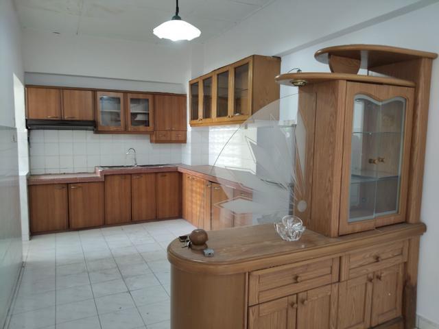 freehold 1110 sq ft OG Court condo with pool view