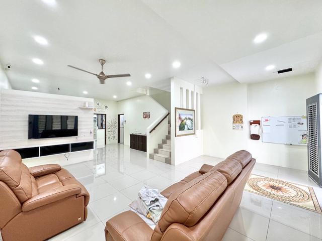 FREEHOLD OPEN RENOVATEDEXTENDED 2Storey Alam Impian Shah Alam