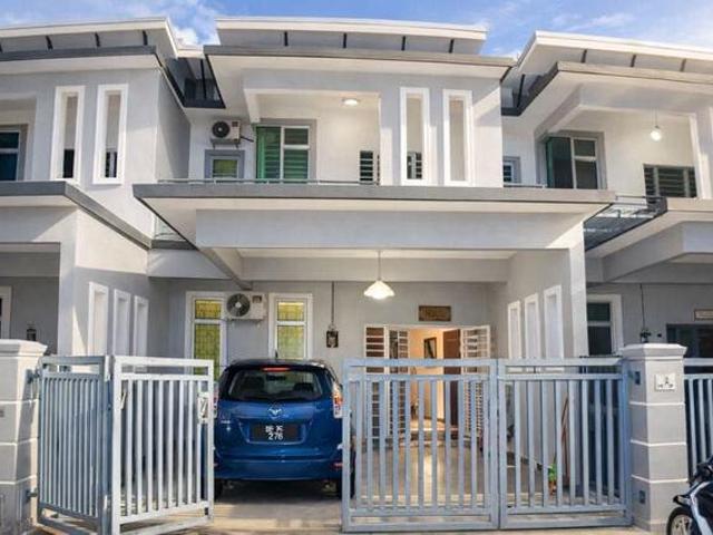 FREEHOLD OPEN Taman Merak Mas teres dua tingkat untuk dijual