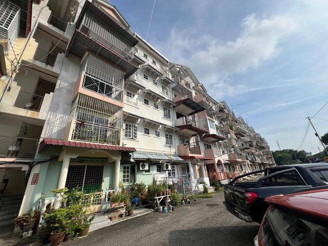 FREEHOLD Pangsapuri Bakti Bandar Hilir Melaka Well Maintained Unit
