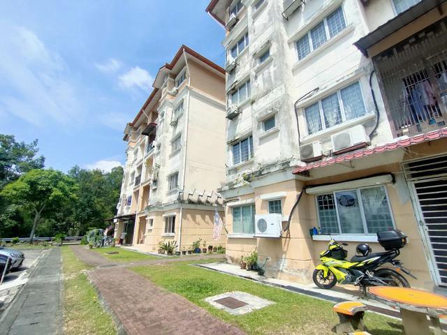 FREEHOLD Pangsapuri Lili Near to LAKESIDEMALL ELMINA