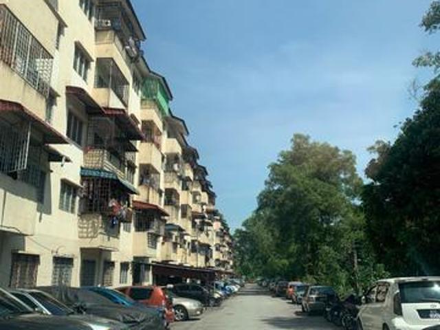 1st Floor 3 rooms 2 bathrooms Apartment Tmn Bkt KenanganTaman Jasmin