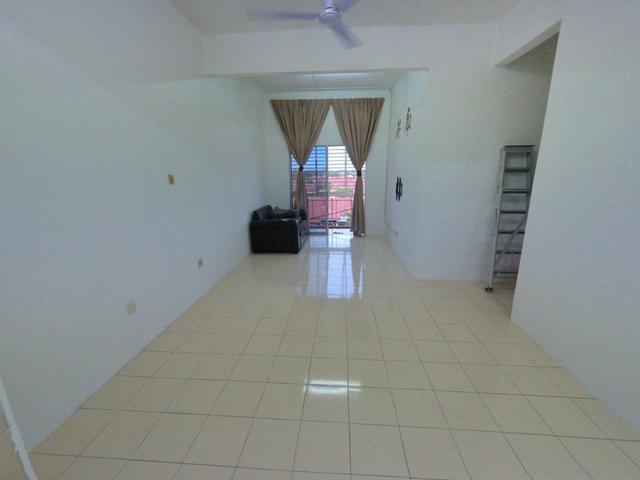 Freehold Renovated 3R2B Apartment Taman Kembara Klang