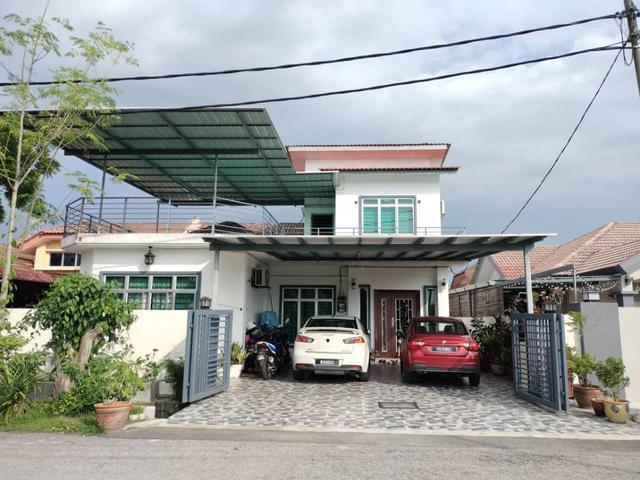 Freehold Renovated 15 Storey Semi D Tmn Sepang Putra Near Beach