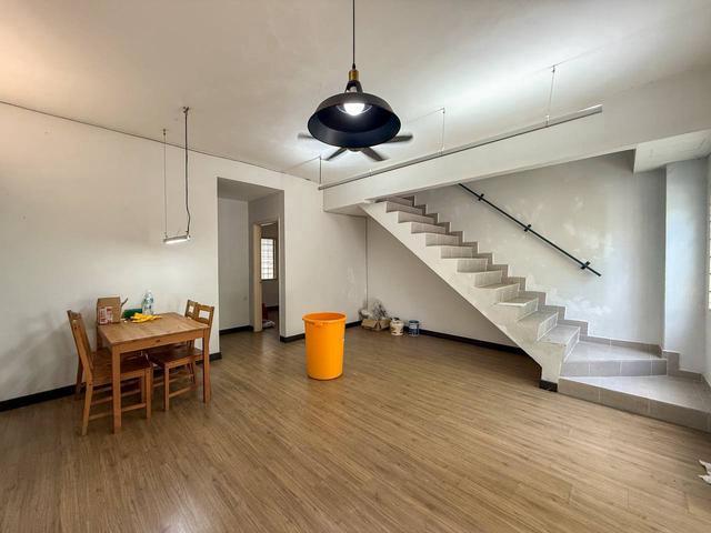 FREEHOLD RENOVATED 2 Double Storey Taman Puchong Utama Puchong