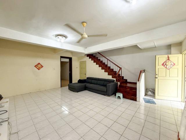 Freehold Renovated 4R 3B Double Storey Mahkota Cheras
