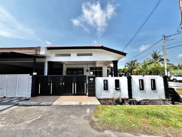 FREEHOLD RENOVATED CORNER LOT Taman Tanjung Minyak Setia Melaka