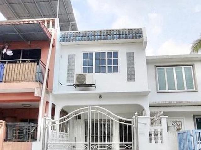 FREEHOLD RENOVATED Double Storey Taman Sri Gombak Near Schools