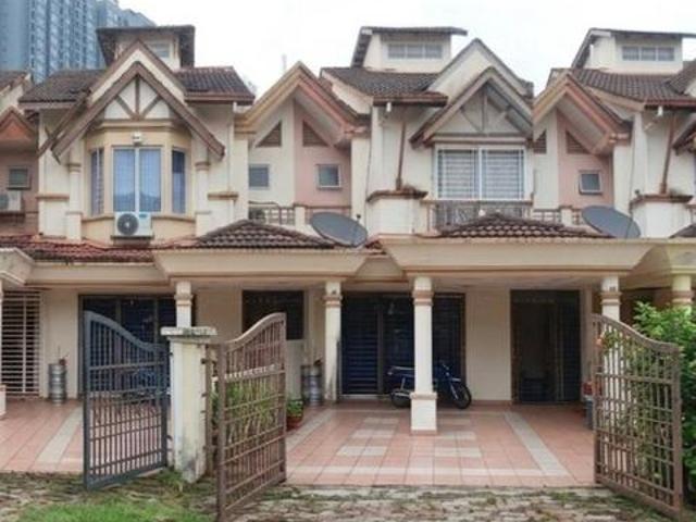 FREEHOLD RENOVATED Double Storey Bukit Subang Near Elmina