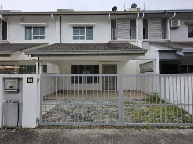 FREEHOLD RENOVATED Double Storey Laman Kenanga Nilai Impian N9
