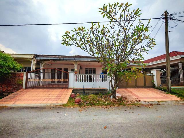 FREEHOLD RENOVATED Single Storey Semi Detach House Sungai Jelok Kajang