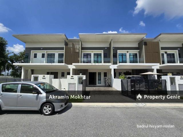 FREEHOLD, RENOVATED & PARTIALLY FURNISHED | 2 STOREY TERRACE HOUSE MELWOOD TAMAN SEMENYIH IDAMAN