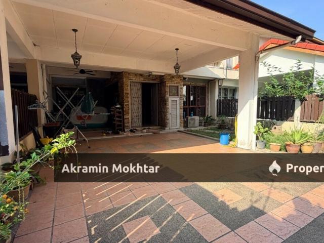 Freehold, Renovated & Partially Furnished | 2 Storey Superlink Putra Heights, Subang Jaya