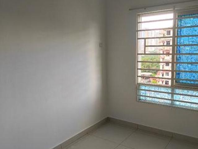 Freehold Renovated Zan Ara Medium Floor balcony view with 1 carpark