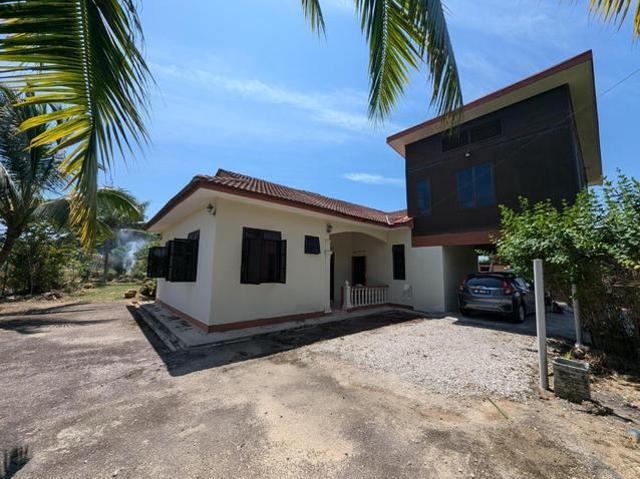 FREEHOLD Rumah Banglo setingkat di Taman Koperasi Serkam Merlimau