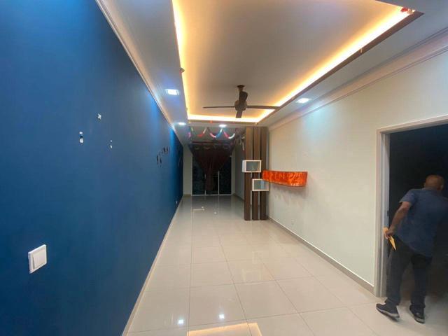 FREEHOLD Saville D Lake Service Residence
