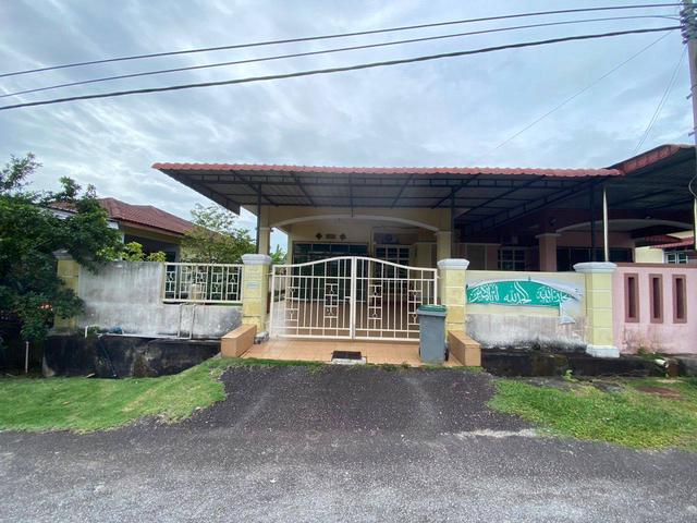 Freehold Semi D Taman Muhibbah Fasa 10 Merlimau banyak bilik