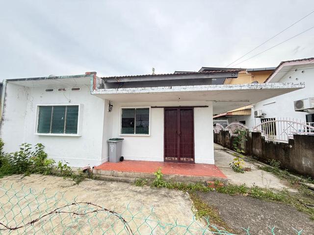 FREEHOLD SemiD in Taman Bukit Serindit Semabok Ujong Pasir Melaka Raya