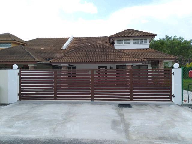 Freehold SemiD setingkat dengan tanah yang luas