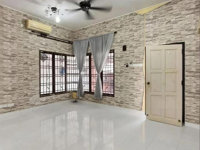 Freehold Seri Austin Single Storey Terrace House 3R2B