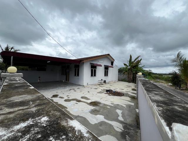 Freehold Single Storey Corner Lot Padang Serai
