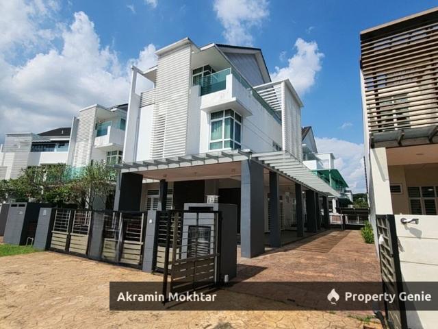 Freehold,Swimming Pool & Private Lift | 3 Storey Bungalow USJ Height, Subang Jaya
