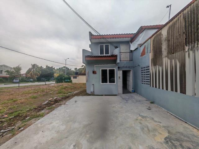 FREEHOLDCORNER LOT Double Storey Terrace Rasah Jaya Seremban