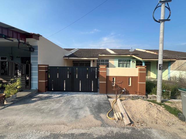 FreeholdTeres setingkat di Taman Sri Redan Masjid Tanah