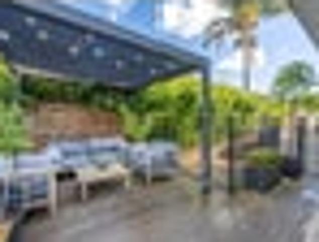 Freestanding and modern living Be quick!