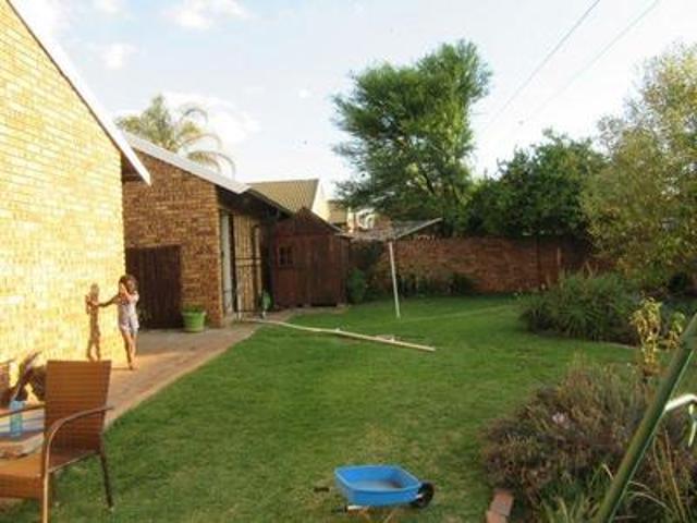 freestanding spacious 3 bedroom town.