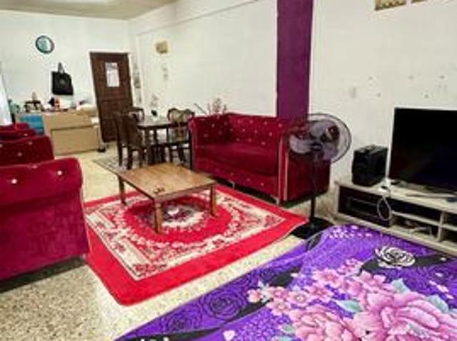 FREHOLD Apartment in front Supermarket at Kajang For Sale
