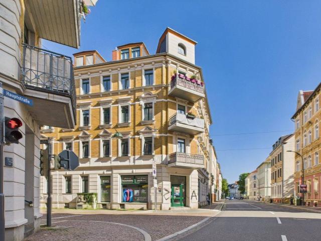 Frei ab 2026 4 Zimmerwohnung mit 2 Bädern und Loggia!